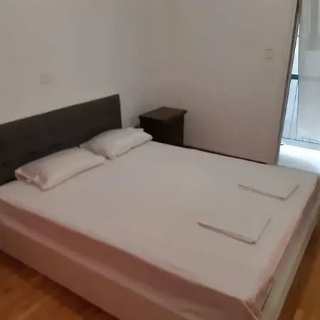 Ani'S Apartments-2